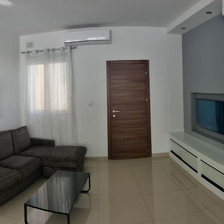 Seron Apartment 3 セント・ポールズ・ベイ エクステリア 写真
