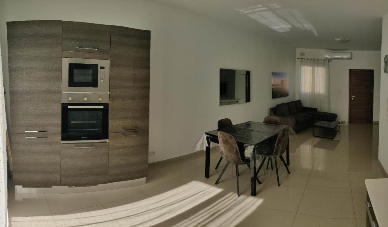 Seron Apartment 3 セント・ポールズ・ベイ エクステリア 写真