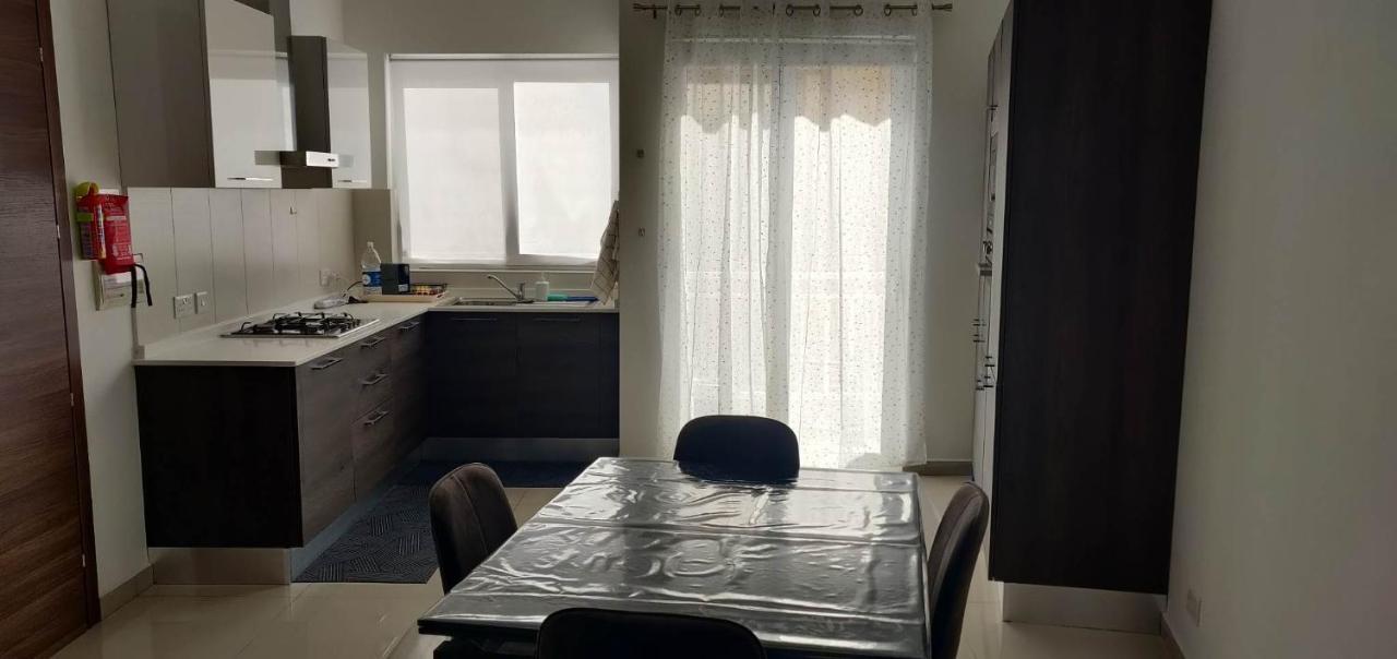 Seron Apartment 3 セント・ポールズ・ベイ エクステリア 写真